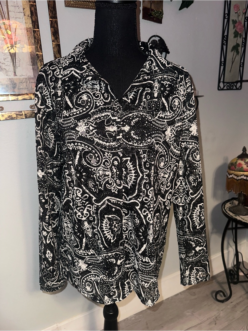 Vintage 90s EK Designs Black & White Paisley Print Long Sleeve Button-up Top, L
